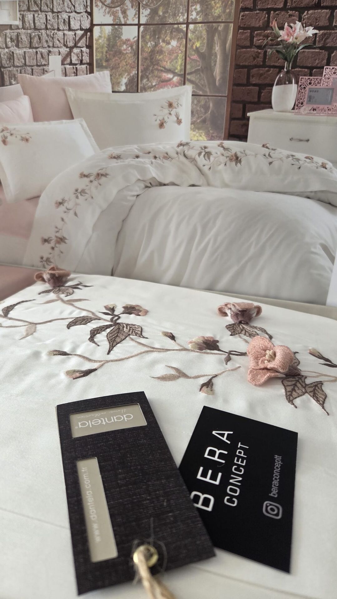 DANTELA Anetta 3D Nakışlı Çift Kişilik Nevresim Takımı - Krem/Pudra