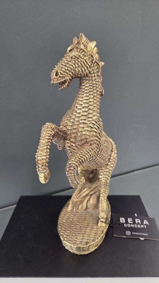 Bera Şahlanan At (İthal Polyester Döküm)