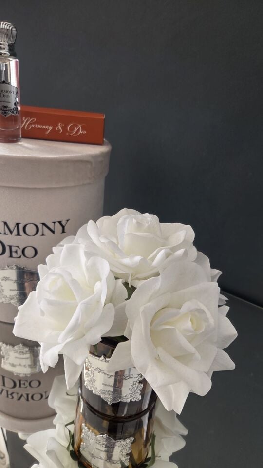 Harmony & Deo Islak Gül Oda Kokusu Beyaz 5 Güllü Kutulu Parfümlü Amber Vazo