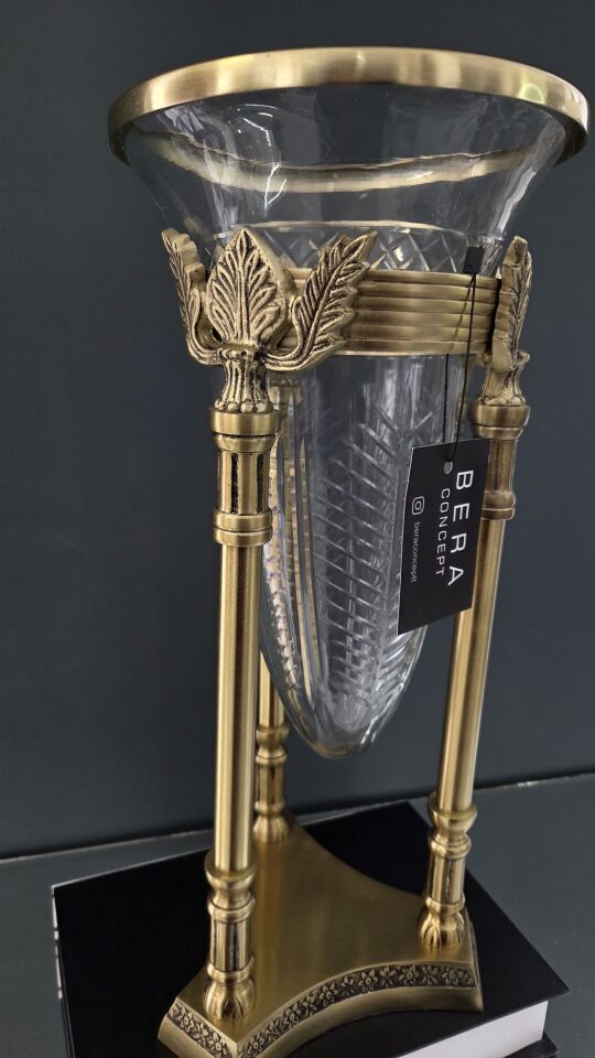 Bera 3 Ayaklı Pirinç Vazo