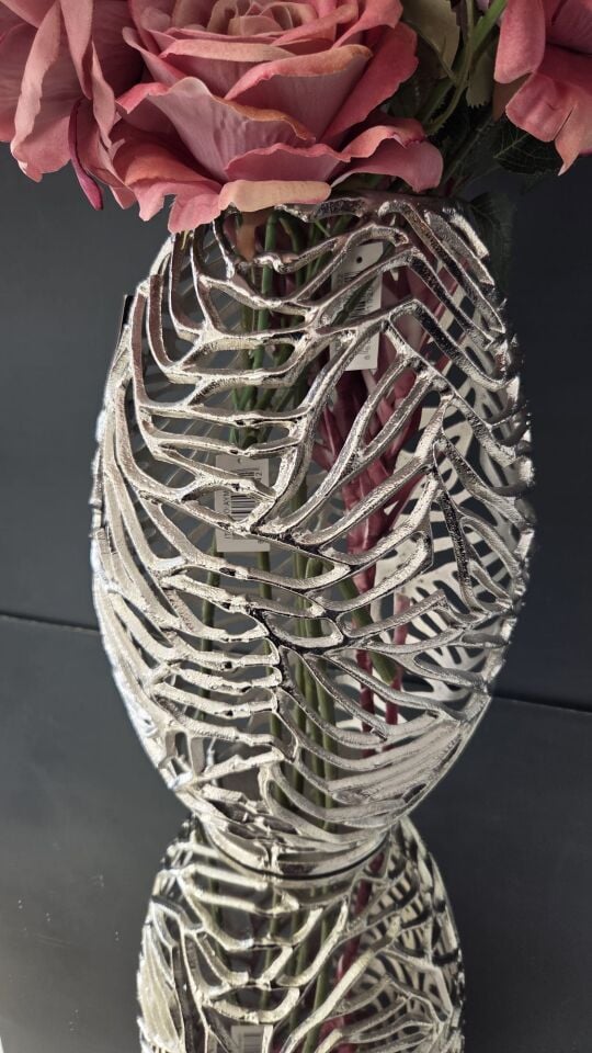 Bera Gümüş Döküm Vazo Kadife Gül Aranjmanlı