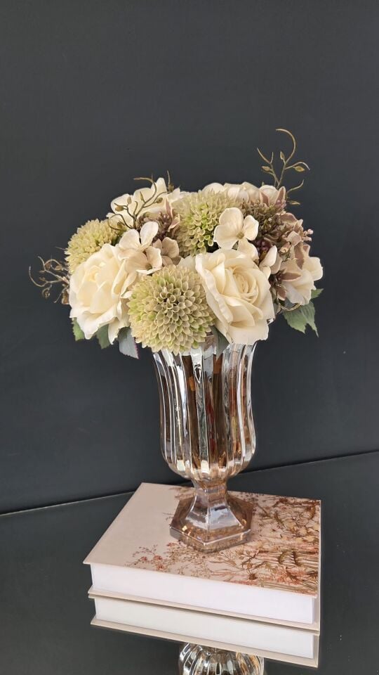 Bera Bal Cam Vazo Çiçek Aranjmanlı