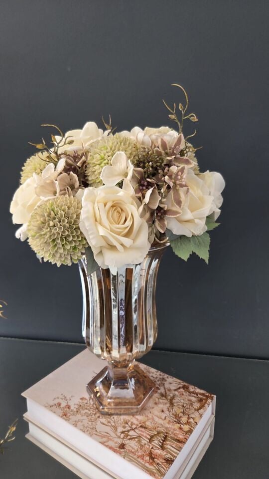 Bera Bal Cam Vazo Çiçek Aranjmanlı