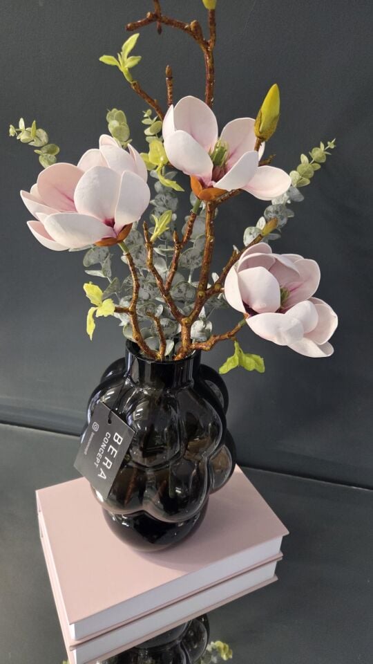 Bera Siyah Üzüm Vazo Çiçek Aranjmanı