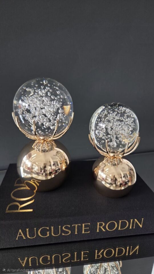 Bera 2'li Metal Gövde Kristal Küre Gold