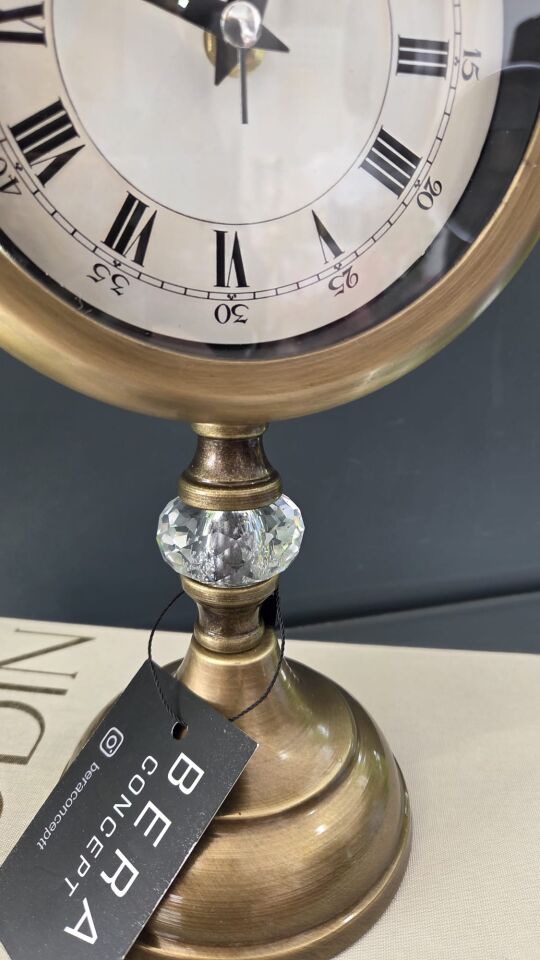 Bera Eskitme Kristal Detaylı Masa Saati