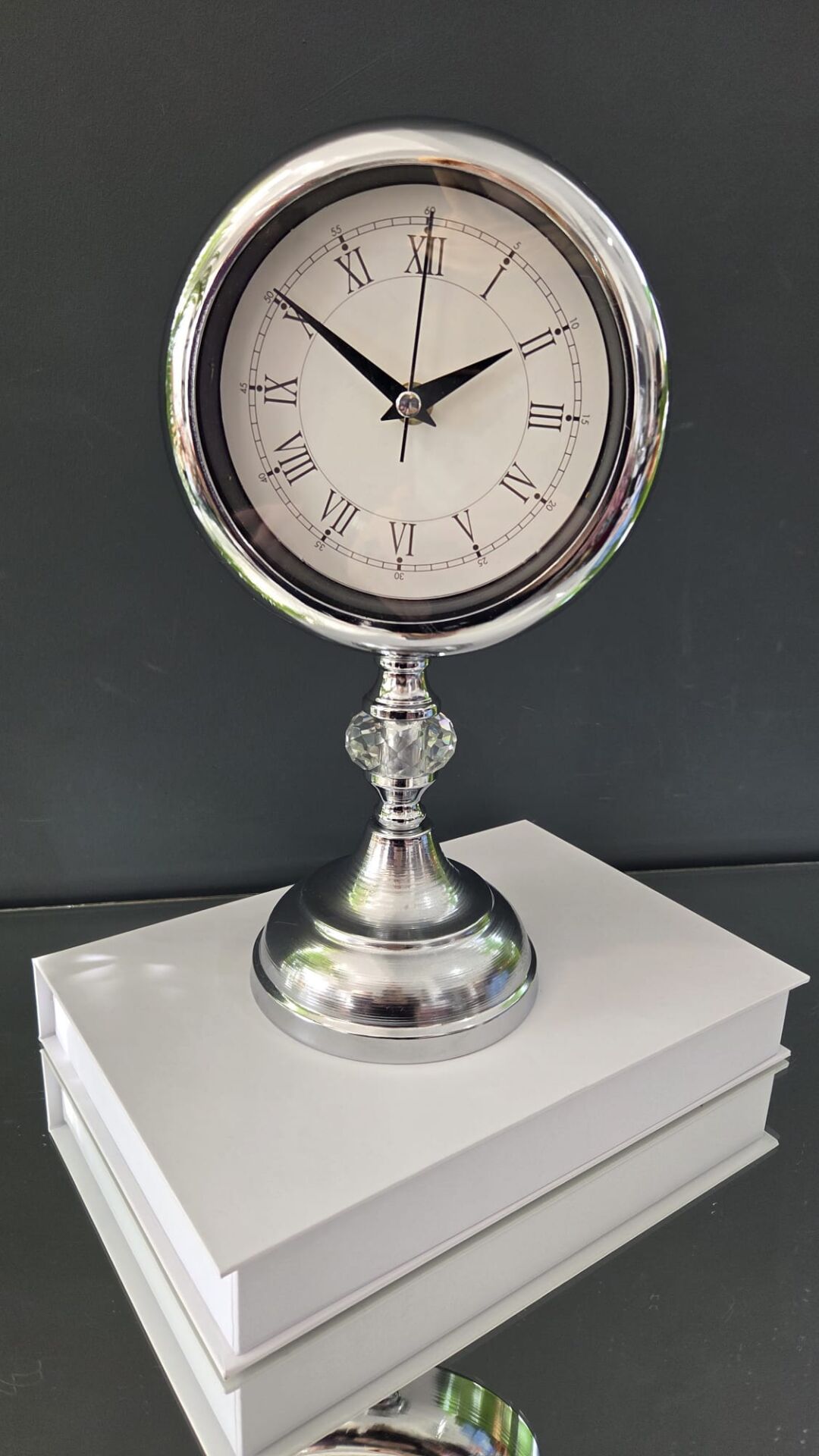 Bera Gümüş Kristal Detaylı Masa Saati