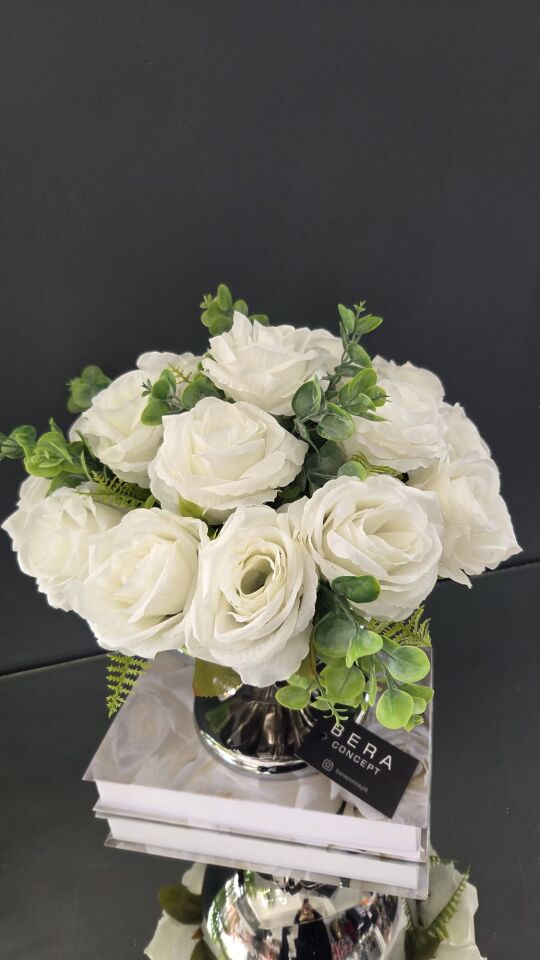 Bera Gümüş Saksı Çiçek Aranjmanı